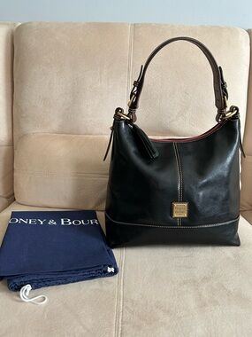NEW Dooney & Bourke Elegant Large Leather Timeless Shoulder Bag with DB Dust Bag
